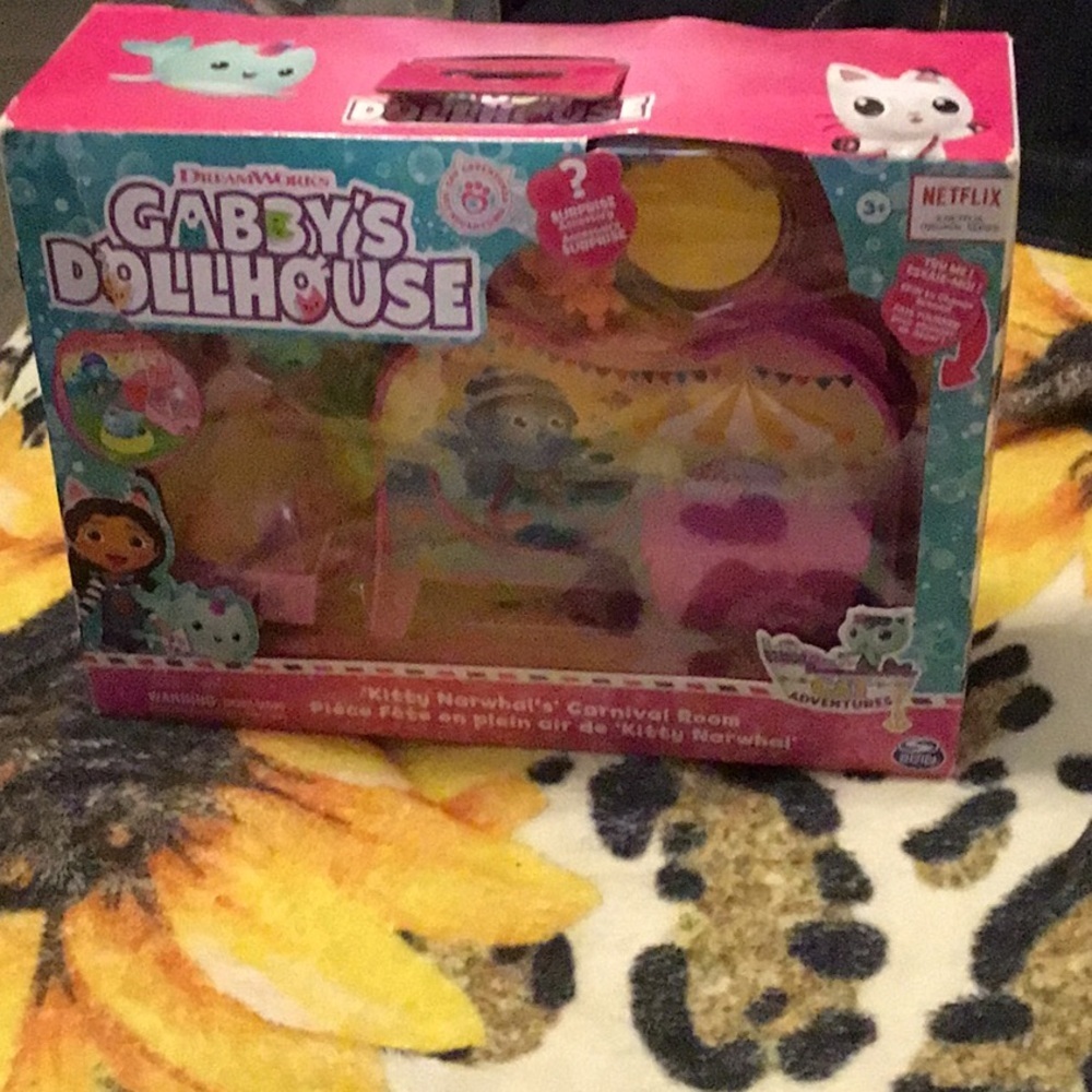 Gabby's Dollhouse Kitty Narwhal's Carnival Room Playset New